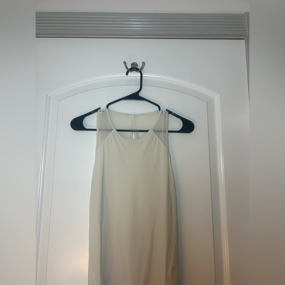 LULULEMON For The Run Open Back Cutout Mesh Tank Top Light Gray Size 4 - Picture 2 of 6